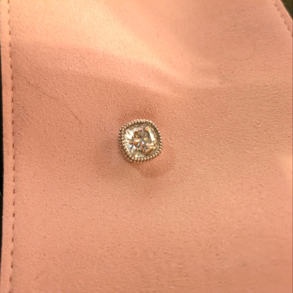 Charles and Colvard moissonite pendant 1 CT 14 kt white gold